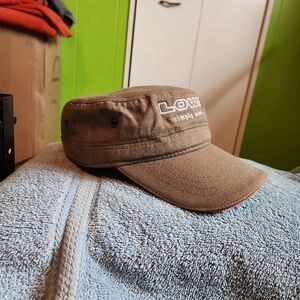 Lowa hat